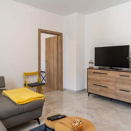 Apartman Jabuka - Free Parking Карловаць Екстер'єр фото