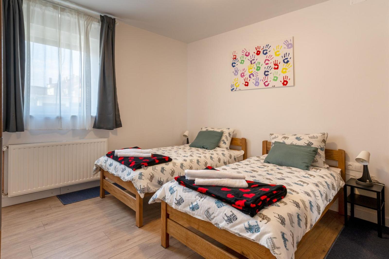 Apartman Jabuka - Free Parking Карловаць Екстер'єр фото